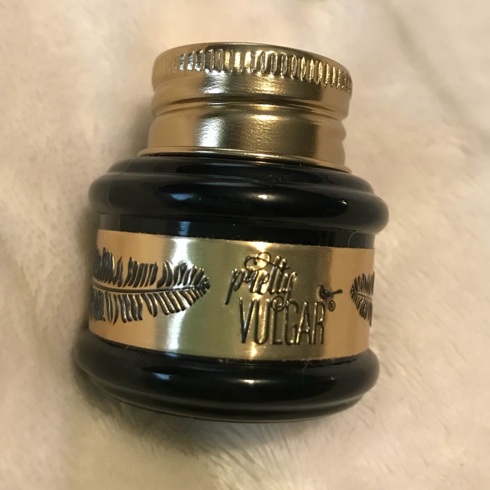 Pretty vulgar eyeliner gel